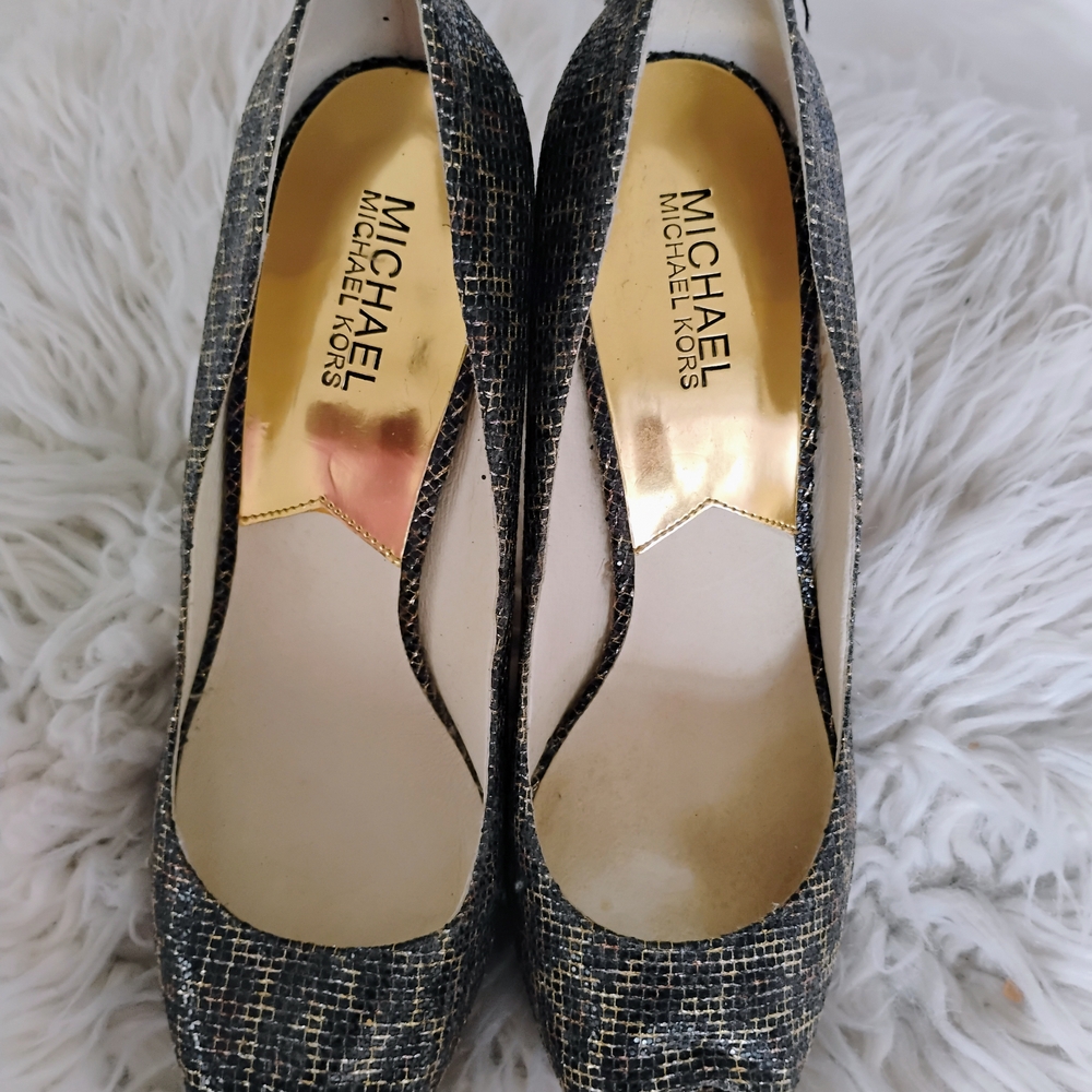 Michael Kors Textured Black and Gold Heels